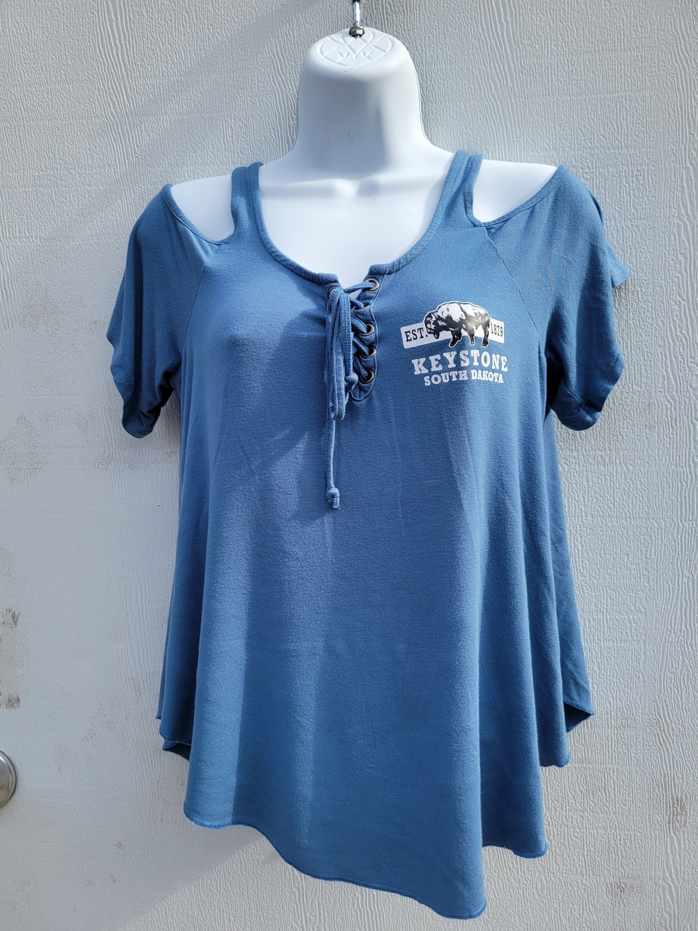 Cold-Shoulder Lace-Up Women's Tee in Dusty Blue